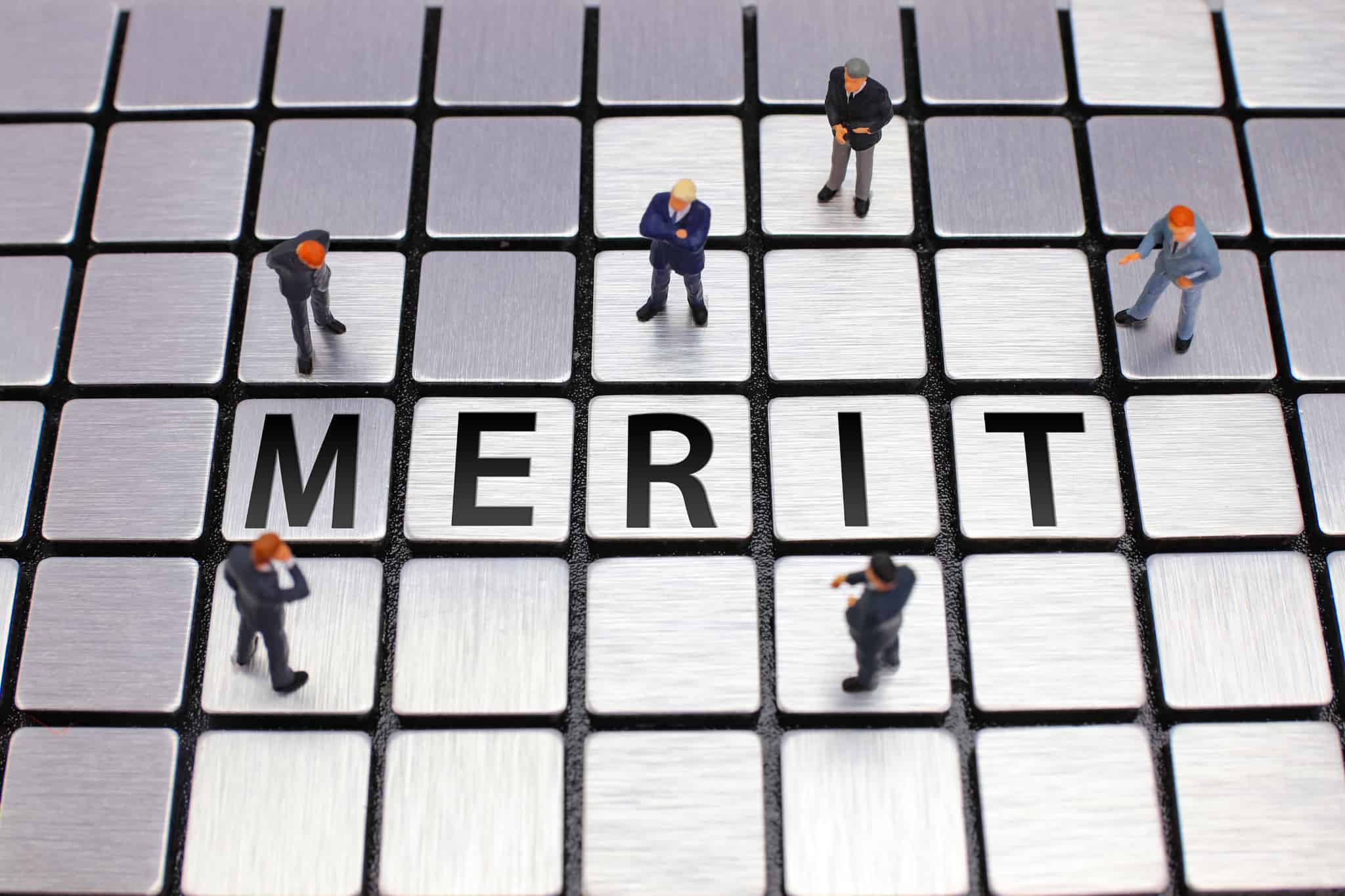 ブリッジ治療のメリットを示す文字